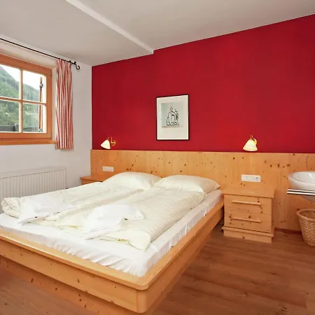 Quiet Chalet With Pool In Wald Im Pinzgau Chalet *