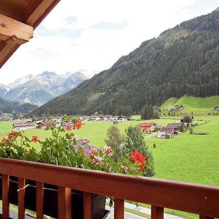 Quiet Chalet With Pool In Wald Im Pinzgau *
