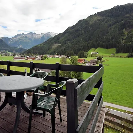 Quiet Chalet With Pool In Wald Im Pinzgau Wald im Pinzgau