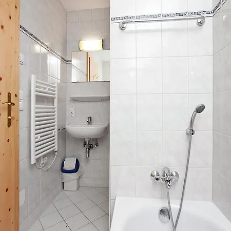Chalet Quiet Chalet With Pool In Wald Im Pinzgau